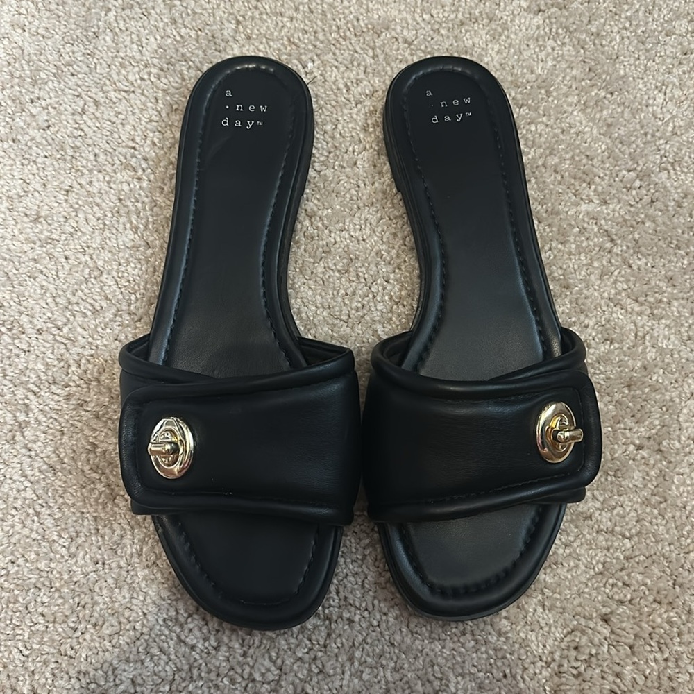 A New Day Target Slides Black with Gold detailing women’s 8.5 - Picture 2 of 5